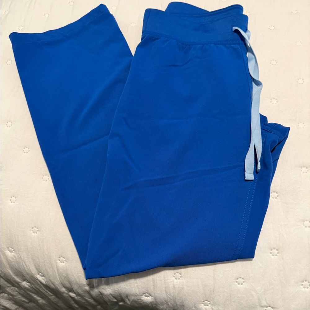 Figs Livingston women’s scrub pants royal blue